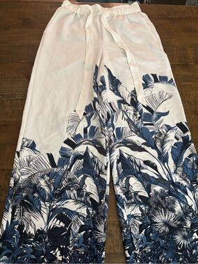 White Elastic-Waist Small Women’s casual pants with Blue Leaf Detail